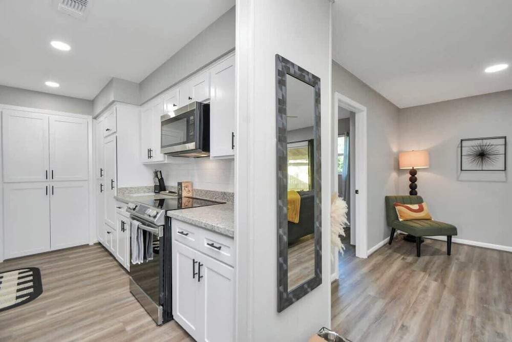4 BR Luxury Home in Friendswood