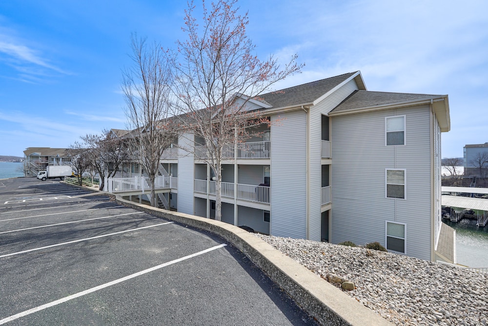 Regatta Bay Condo w/ Balcony + Water Views!