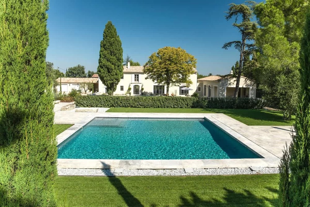 Prestigious Villa in Heart of Saint Remy de Provence