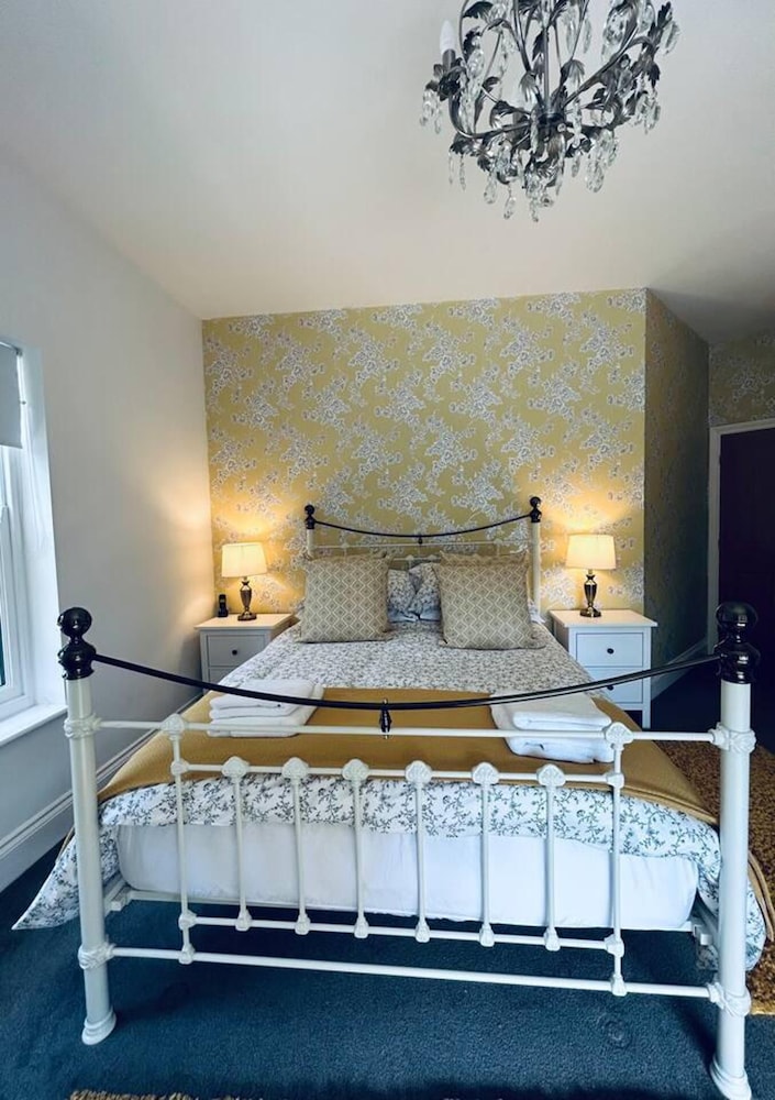 Stunning 3-bed Cottage, 15mins From Newcastle view 5
