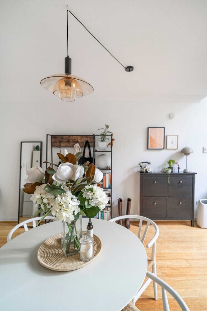 Loft Style Apartment in the Heart of Surry Hills