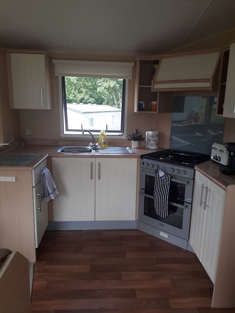 3-bedroom Caravan at Thorness bay view 5