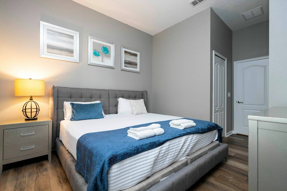Solterra 12bd 11 5bat Sleeps24 Disney Pool Spa