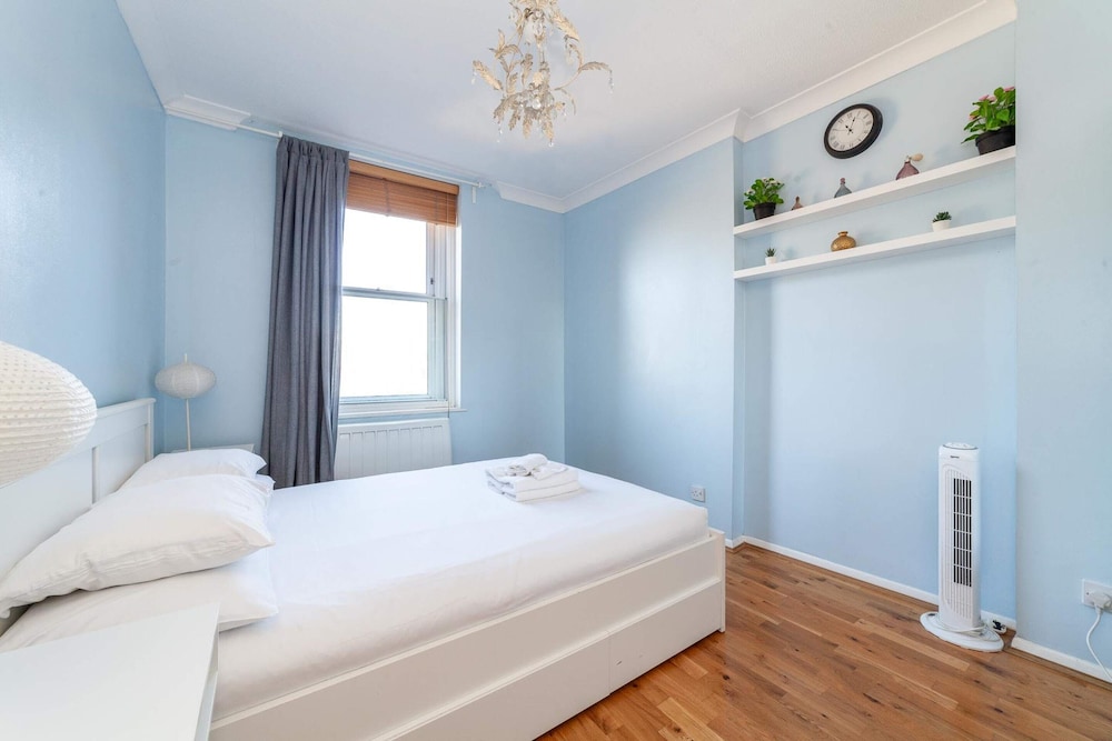 Bright and Cosy Apartment in South London