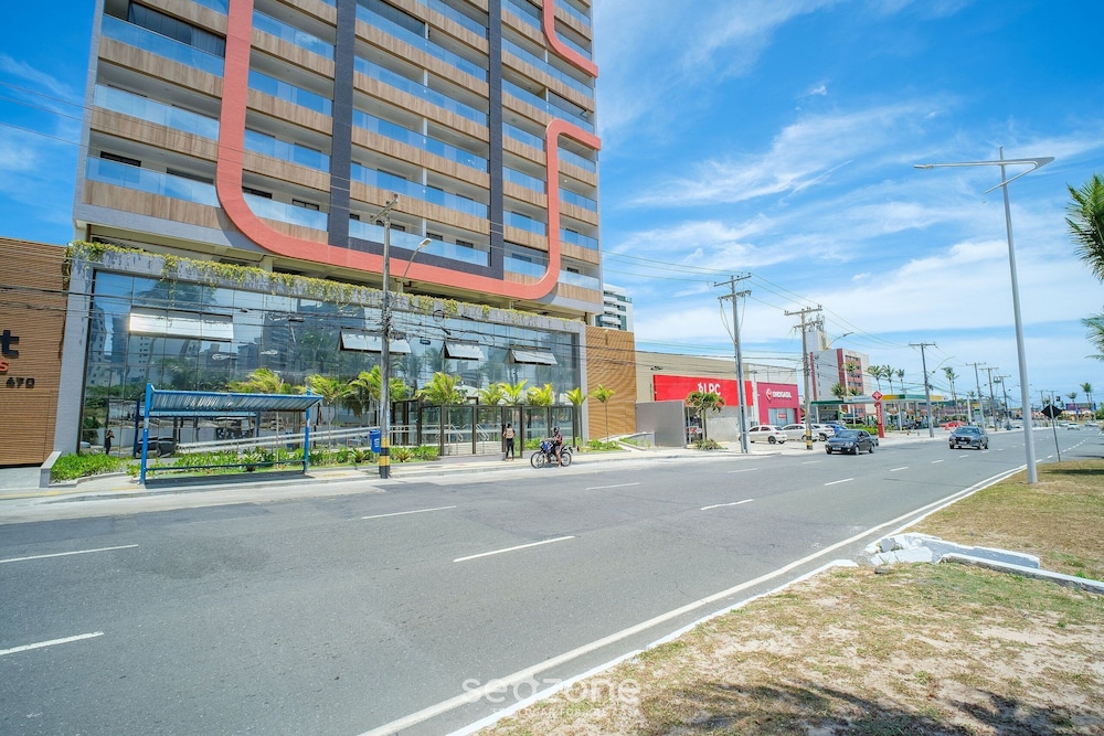 SMT - Building 750m From the Beach in Salvador