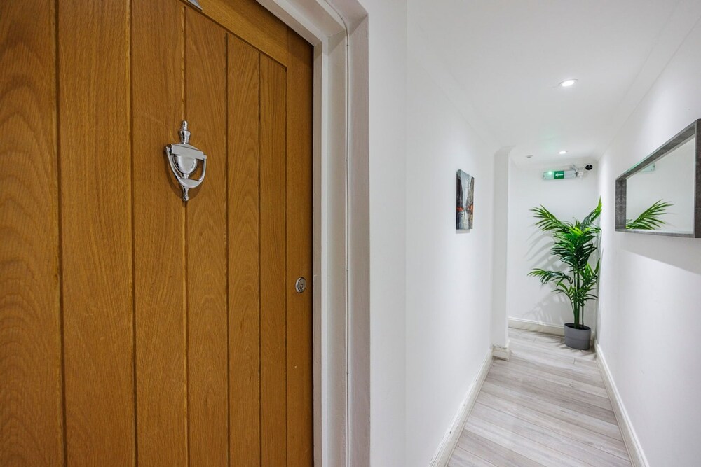 3 Bed 3 Bathroom Flat in Kensington A