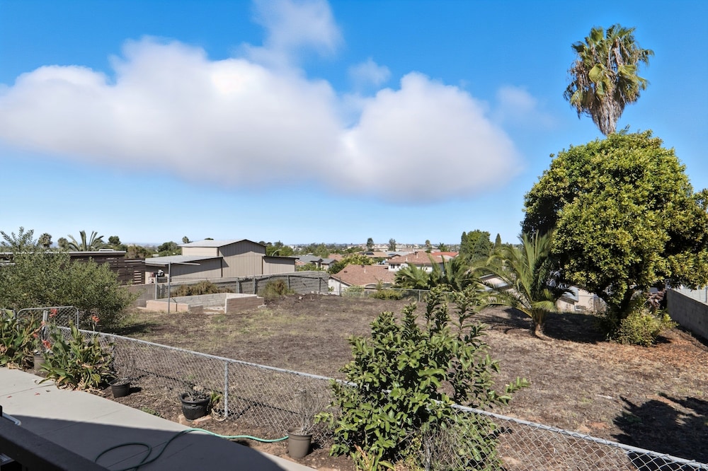 Cozy Paradise Hills Retreat 2 Bedroom Home