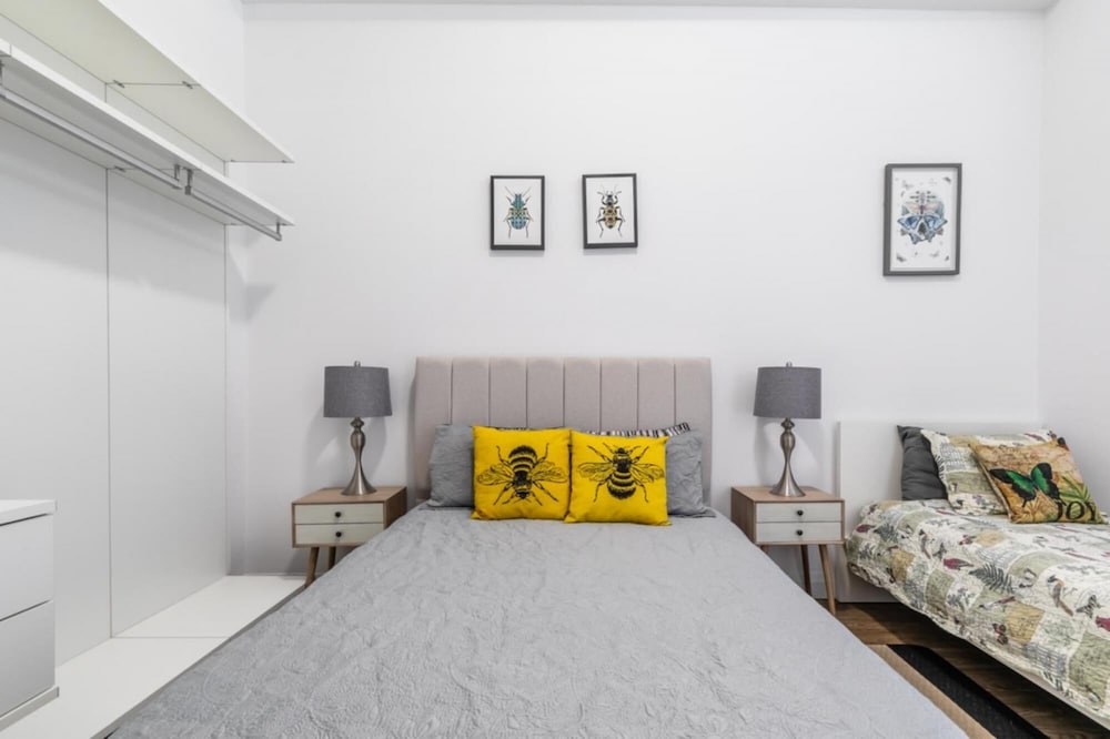 Toronto Vacations - Bee s Loft Free Parking Gym - Property Image 2