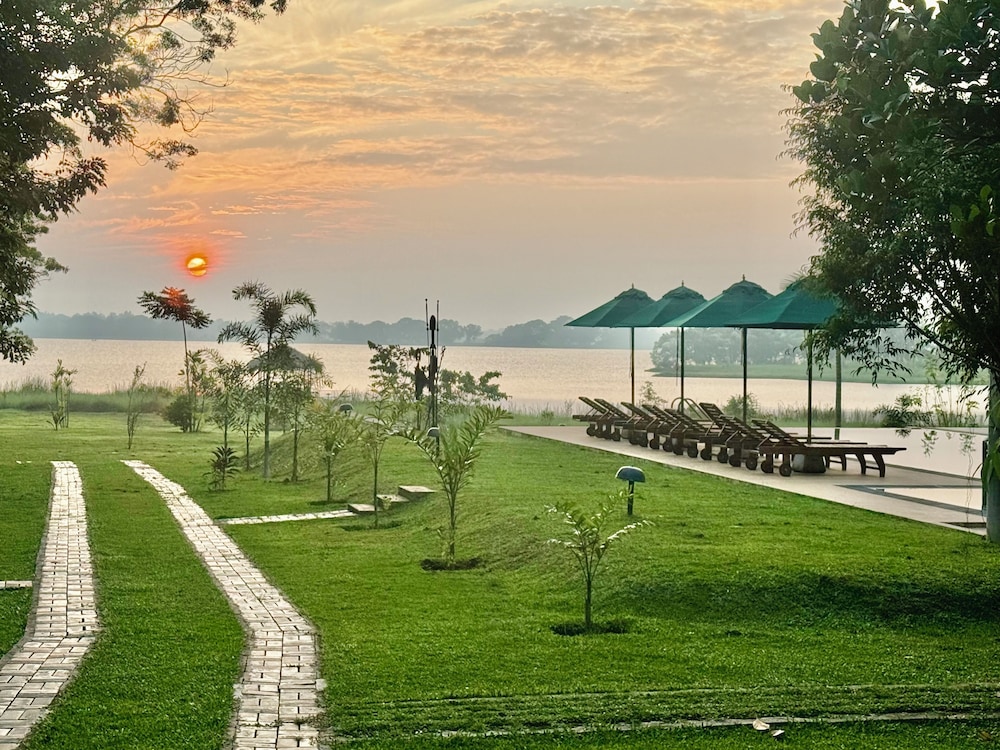 Gal Oya Lake Club
