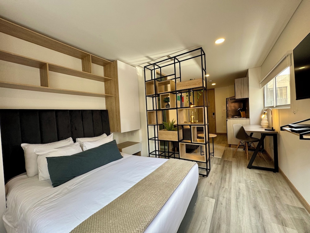 Cozy Loft in 93 park