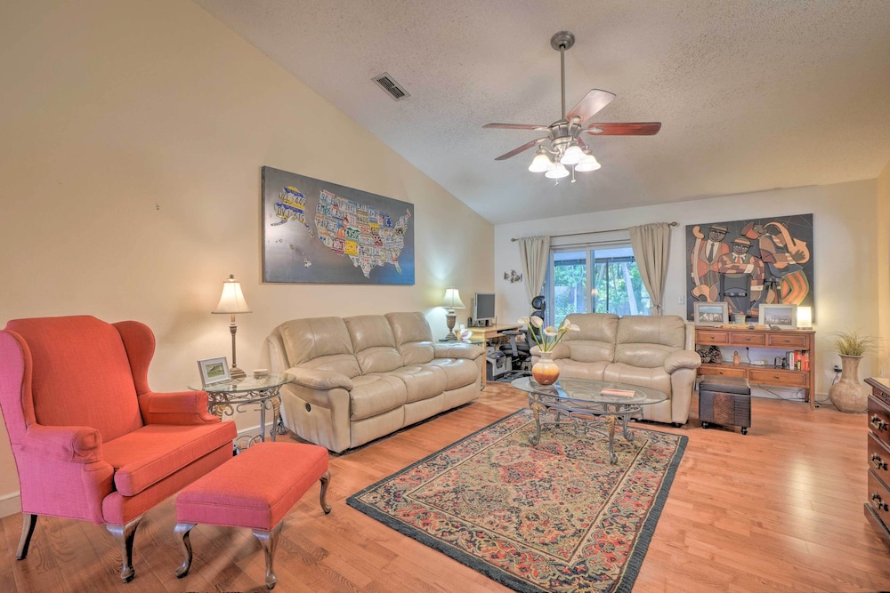 Tampa Home w/ Hot Tub ~ 15 Mi to Downtown!