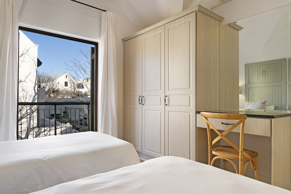 Winelands Golf Lodges at De Zalze