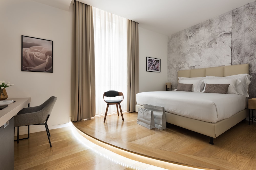 At 41 Luxury Suites & Rooms
