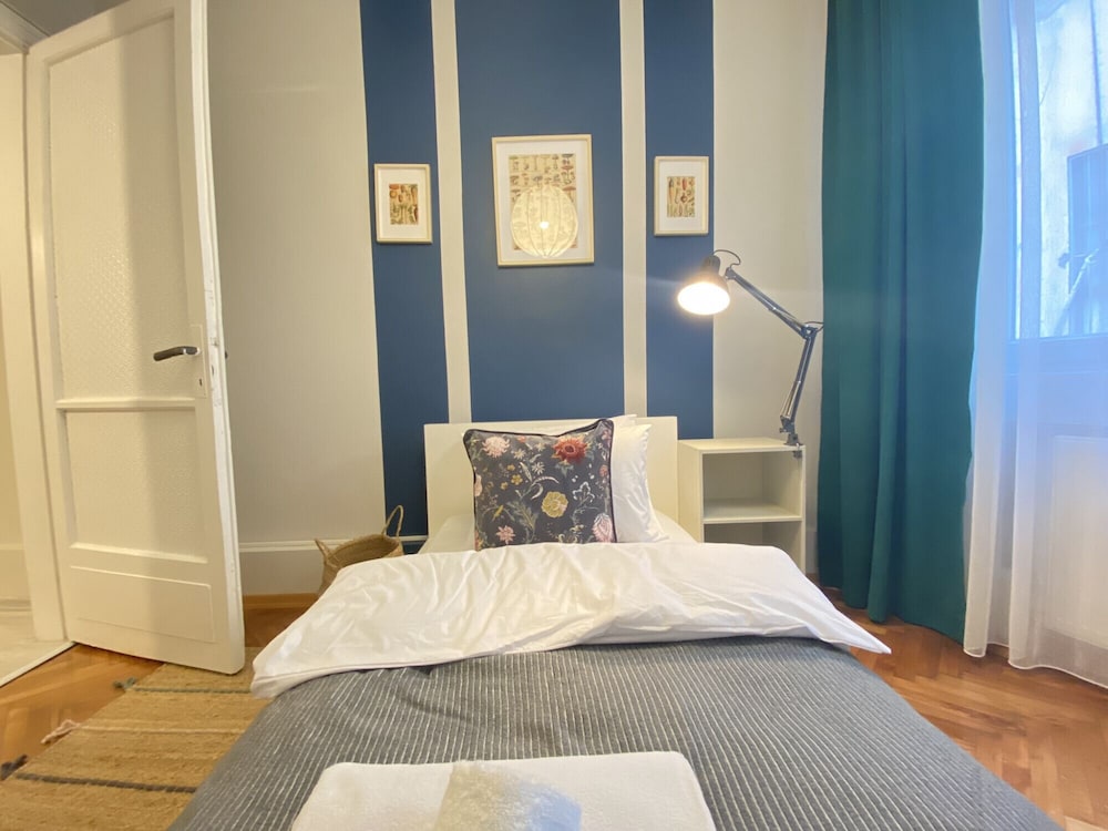 Charming Flat Near Osmanbey Metro Station