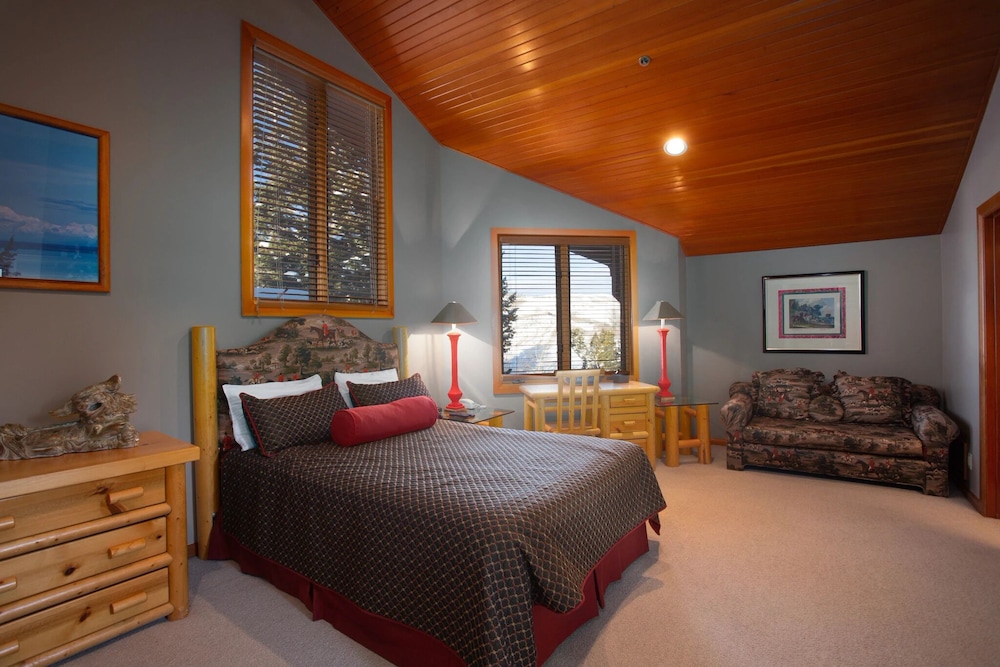 Ridge at Deer Valley Resort - Three Bedroom Condo with Hot Tub #16 3 Condo