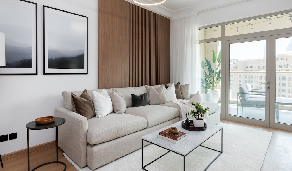Sleek 2BR Apt at the Palm w Beach Access