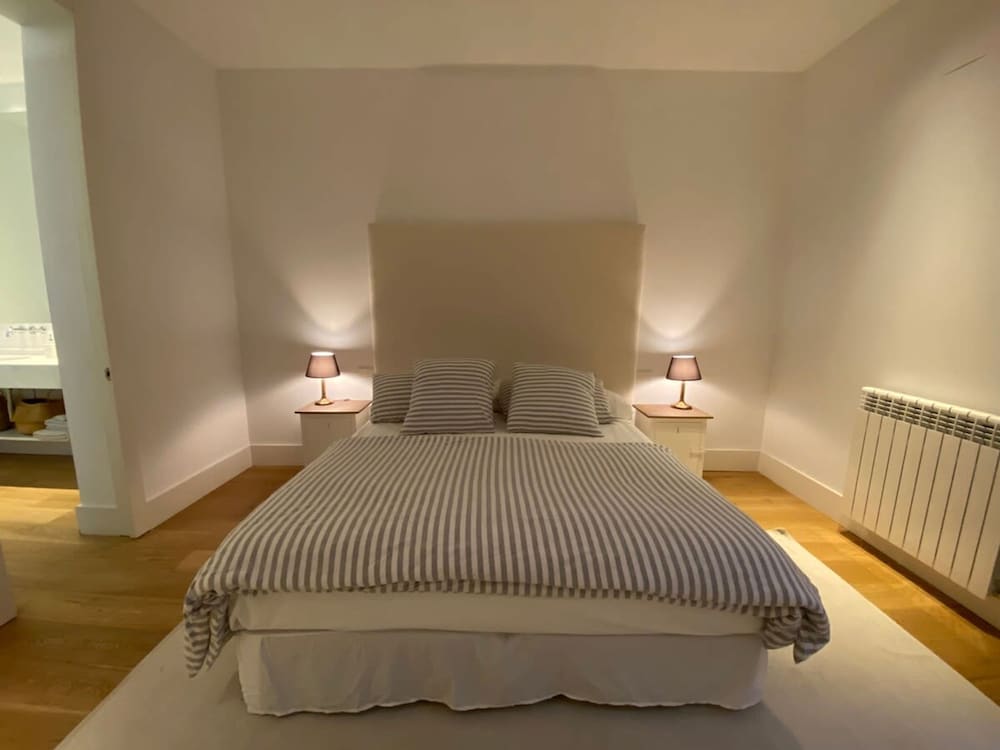 The Pelayo Majestic Luxury 3 Bedroom in Chueca