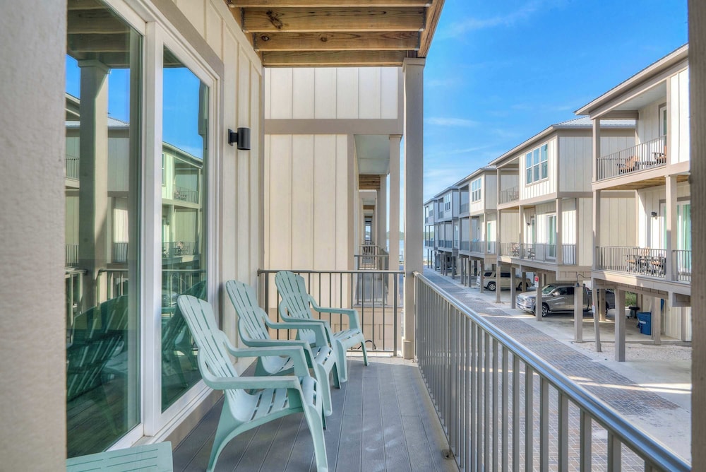 Little Lagoon Cottage for 8 - Free Activities