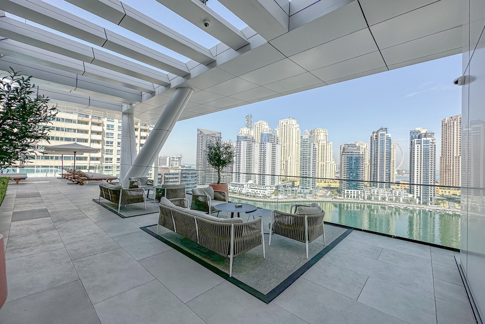 Modern 2BR HighFloor Haven - Vida Marina