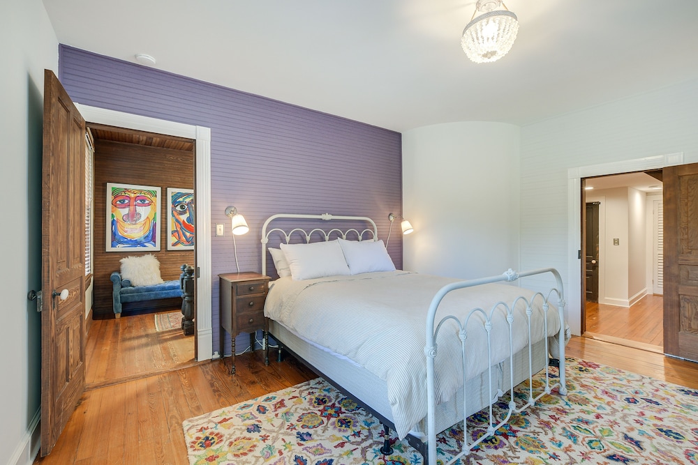 Historic & Charming Pittsboro Home w/ Fireplaces view 4