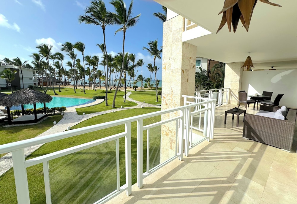 Playa Palmera Beach Front Apartments