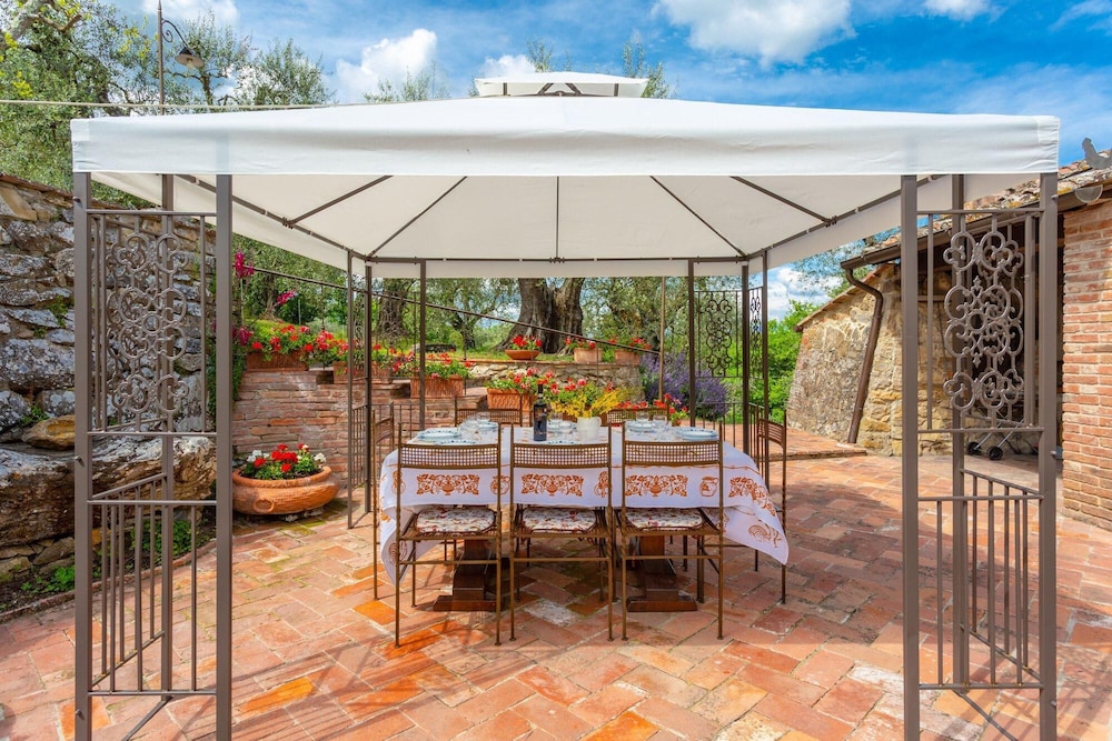 Villa Bramasole Large Private Pool Wifi - 2863 view 3