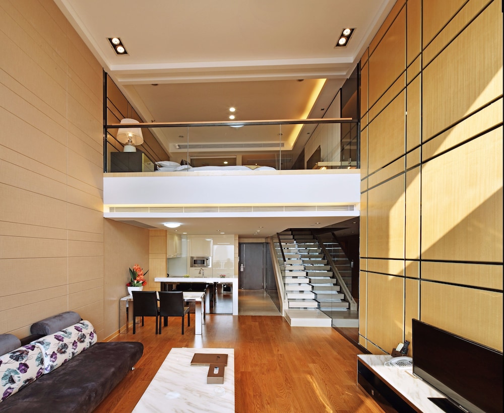 Estay Apartment Poly Central Pivot GZ