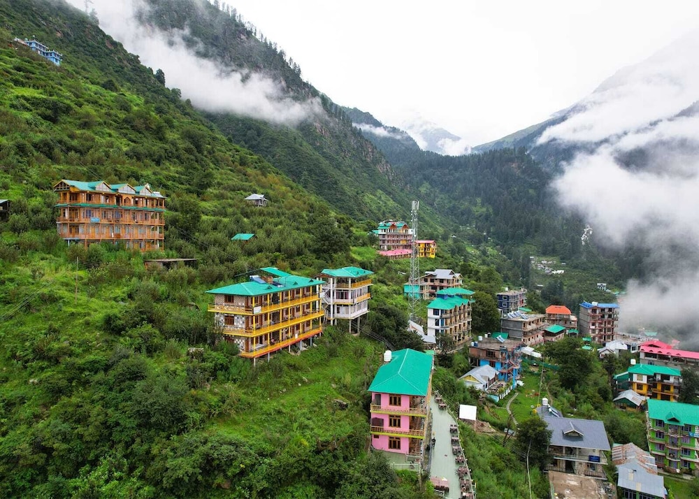 Pahadi Bliss Hotel Hostel Tosh