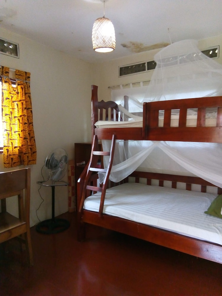 Colonial Residence