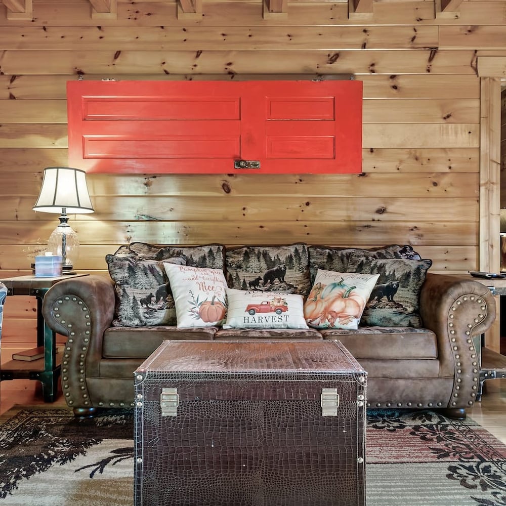 Yurt I Game Room Hot Tub I Sleeps 8 I 2BR 2BA