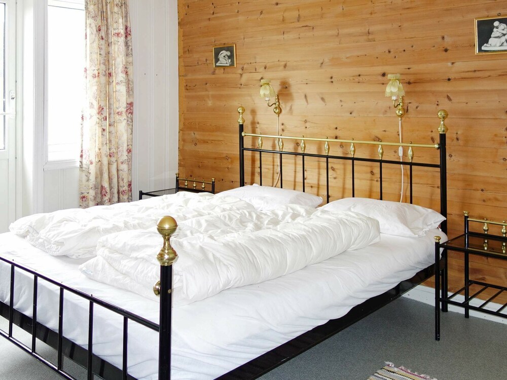 9 Person Holiday Home in Fister view 3