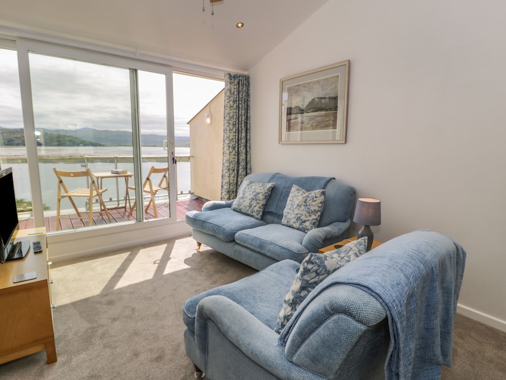 25 South Snowdon Wharf