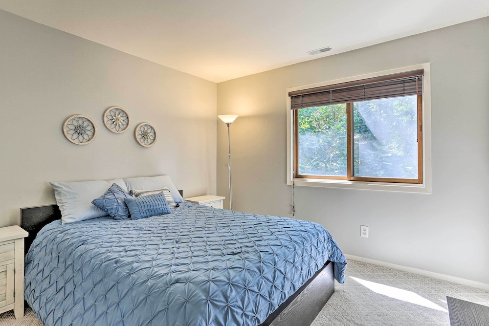 Gorgeous Vernon Township Condo w/ Balcony! view 4