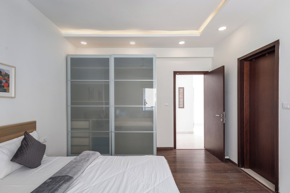 The Ivy Apartment by Red Olive
