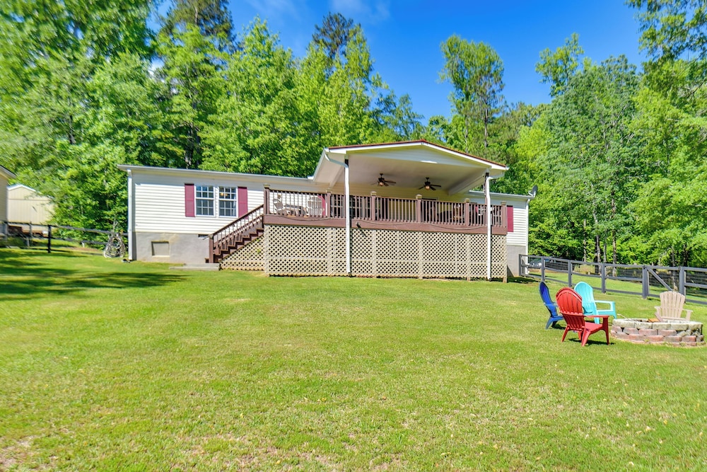 Private Dock: Pet-friendly Home on Lake Sinclair