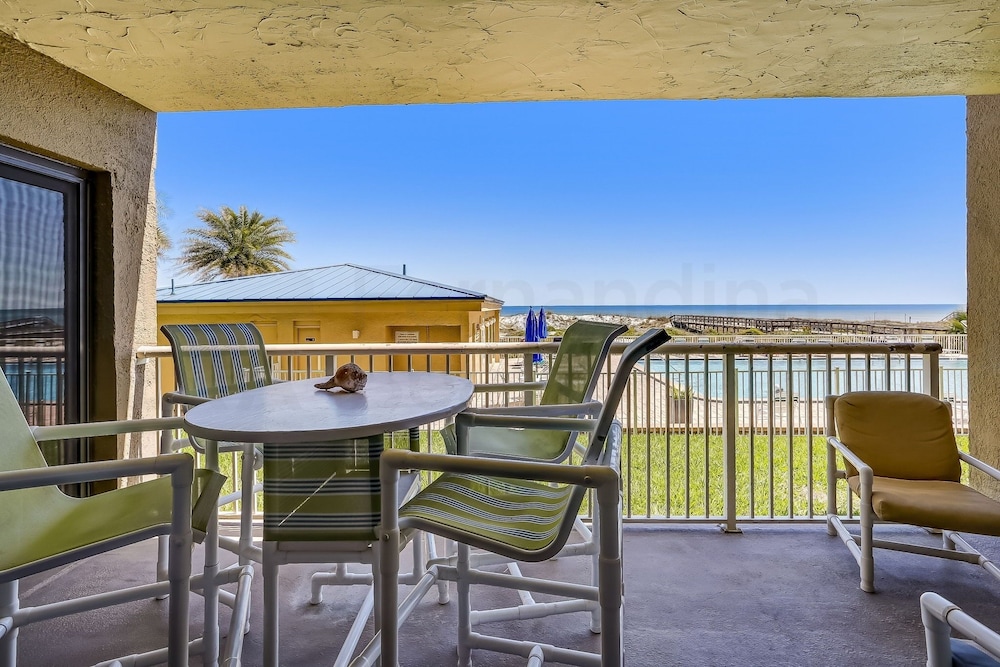 Fernandina Beach Vacations - Enchanting Ground Unit Condo Few Steps Away from the Ocean Side by RedAwning - Property Image 32