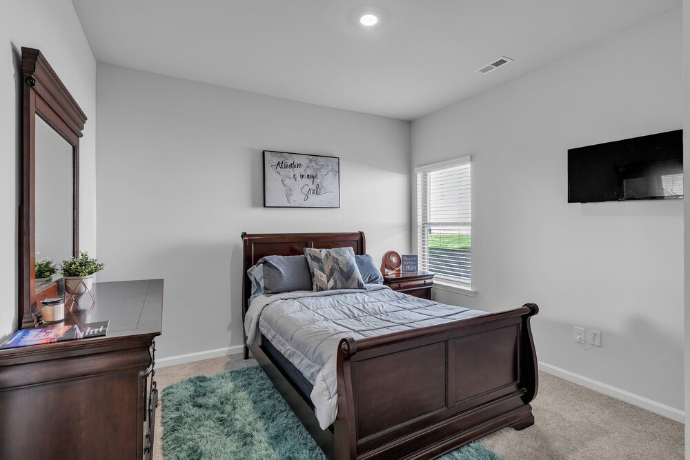 Modern Nest - Huntsville Hideaway 3 Bedroom Home