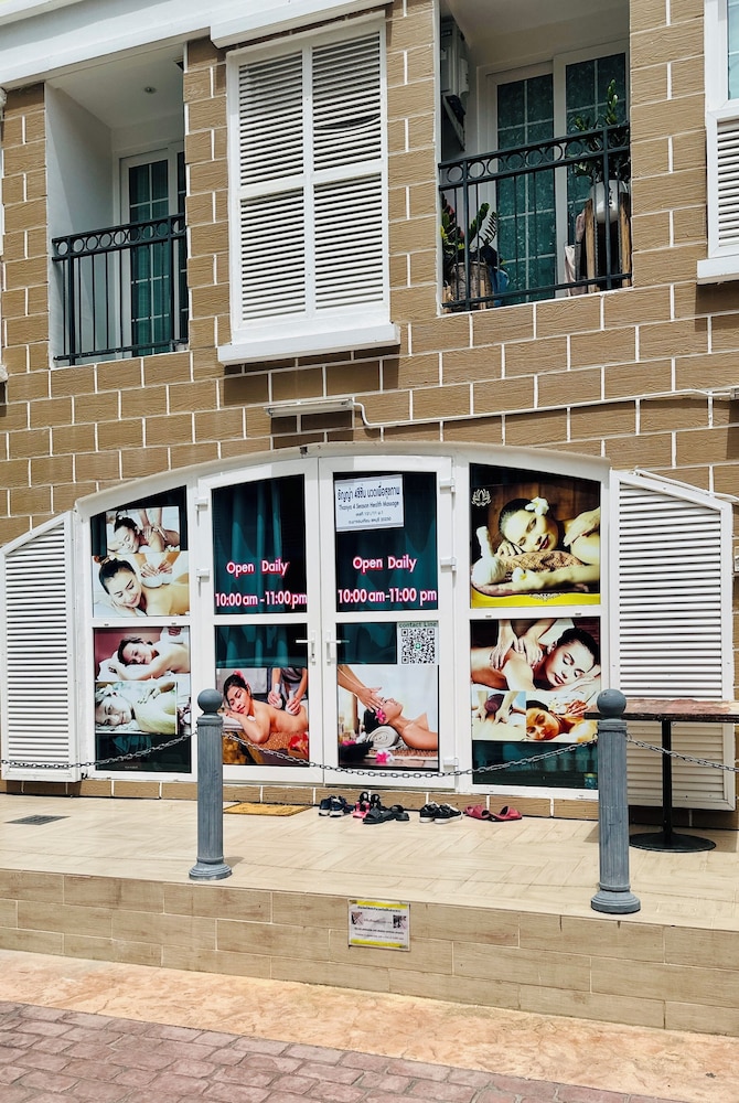 Seven Seas Cote d'Azur with Pool& Gym