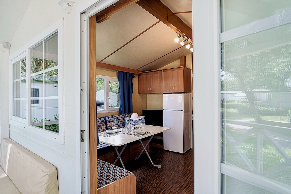 Isamar Holiday Village