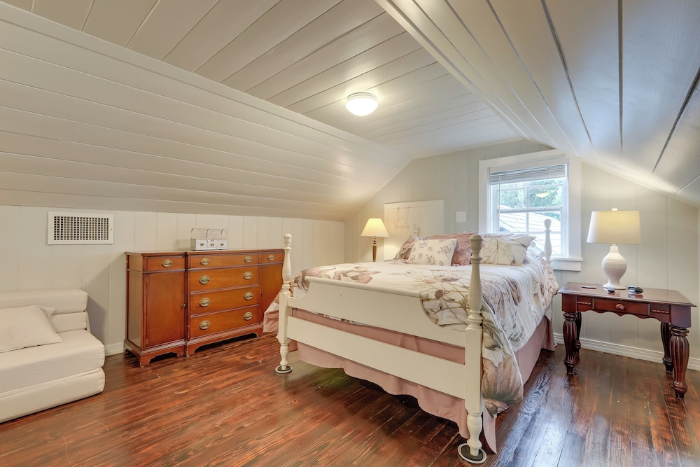 4 Mi to Jetty Park Beach! Family Home w/ Game Room