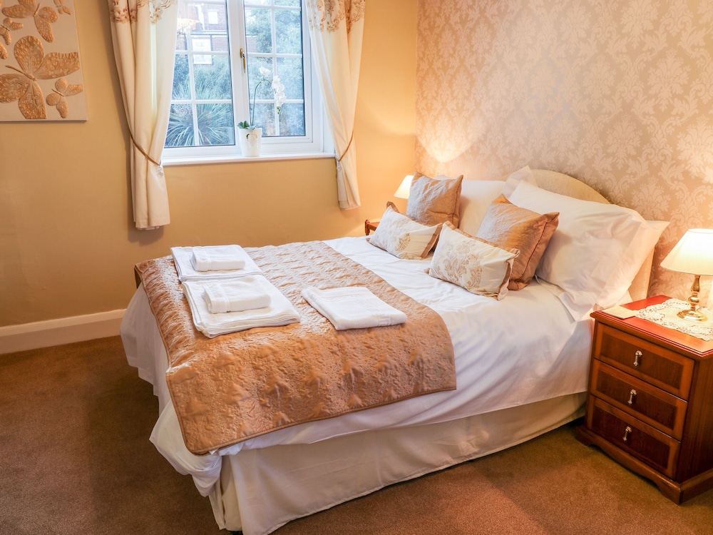Yardley Manor