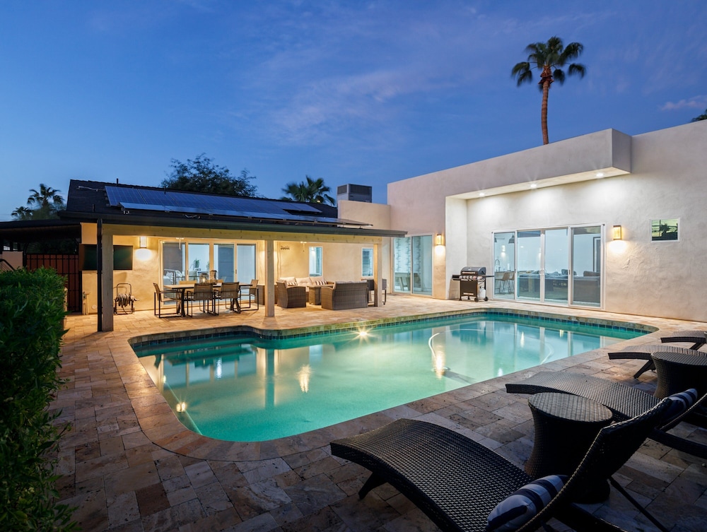 Luxe- Zephyr -pool - Putting Green - Tons of Games