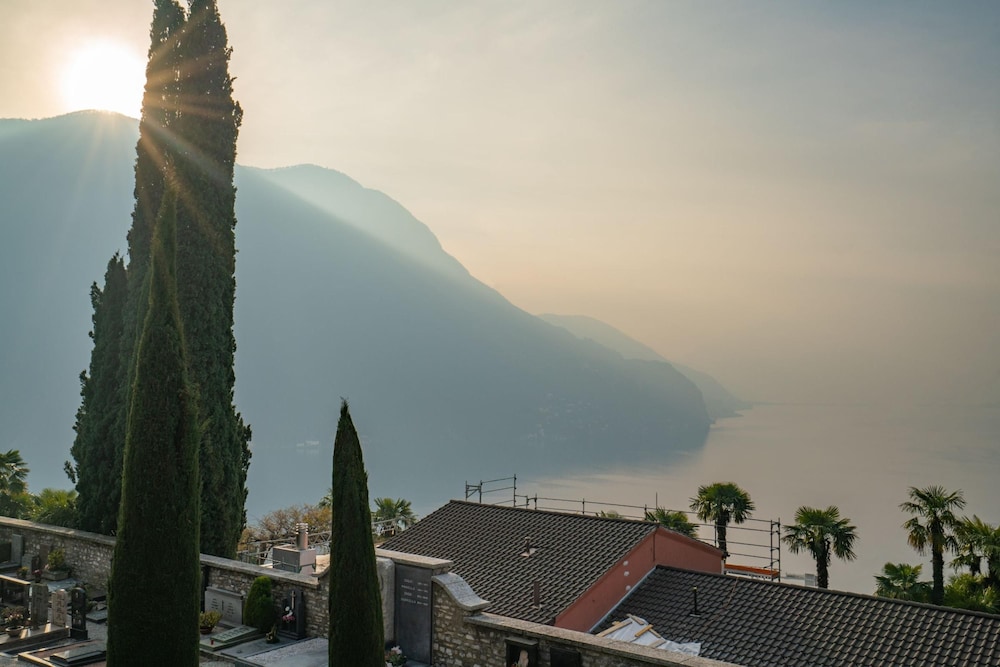 Honeymoon With Stunning View view 4