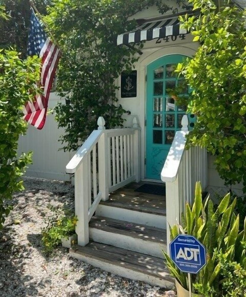 2404 Ave B 2 Bedroom Cottage by RedAwning