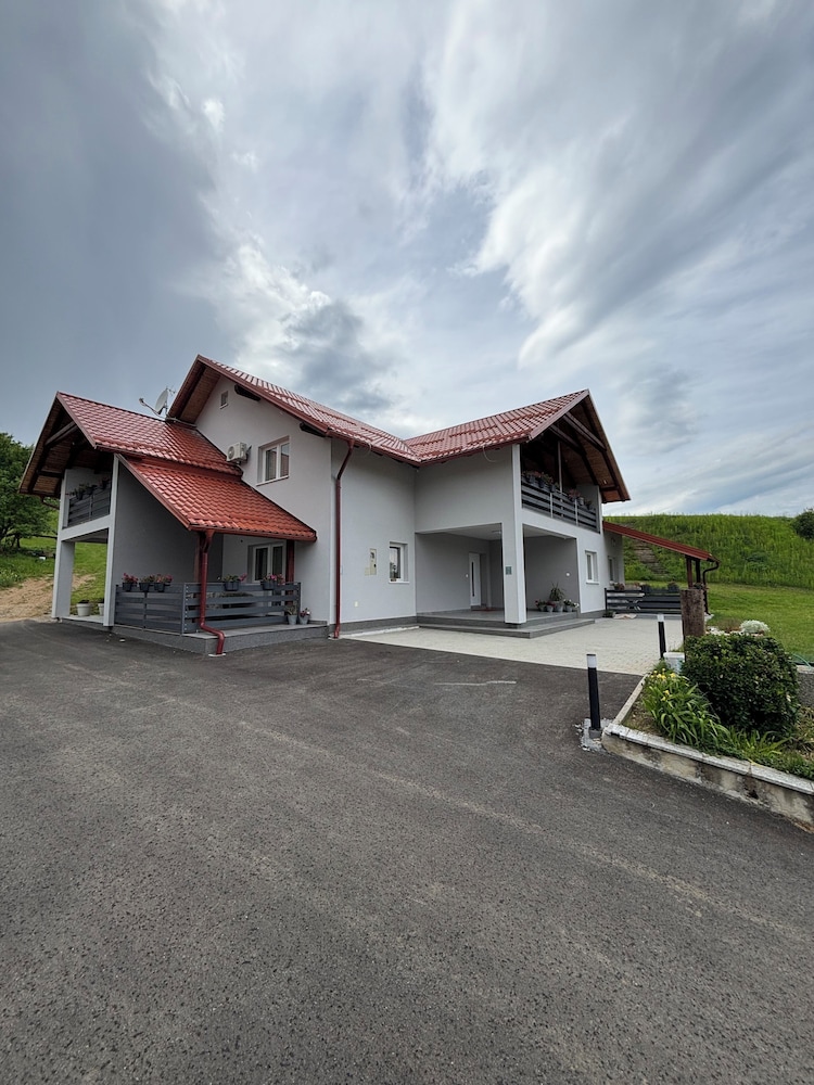 Estate Pavlić