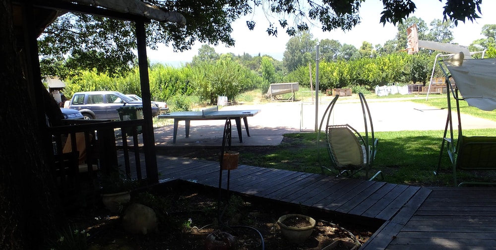 Nuriel Fruit & Guest House