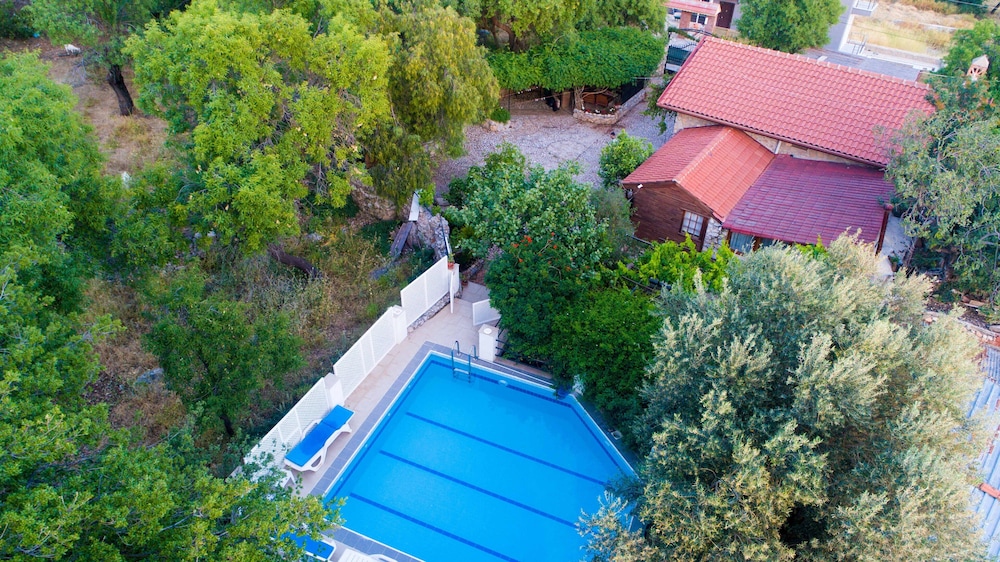 Cottage Villa Sogut view 4