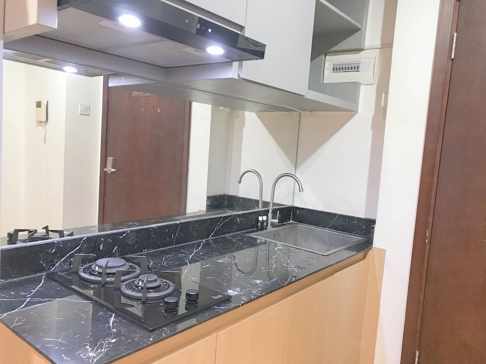 Good Deals And Relaxing 2Br At Grand Sungkono Lagoon Apartment