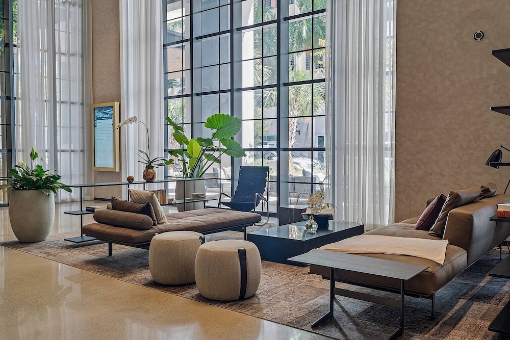 3BR Penthouse Direct, Stunning Water Views
