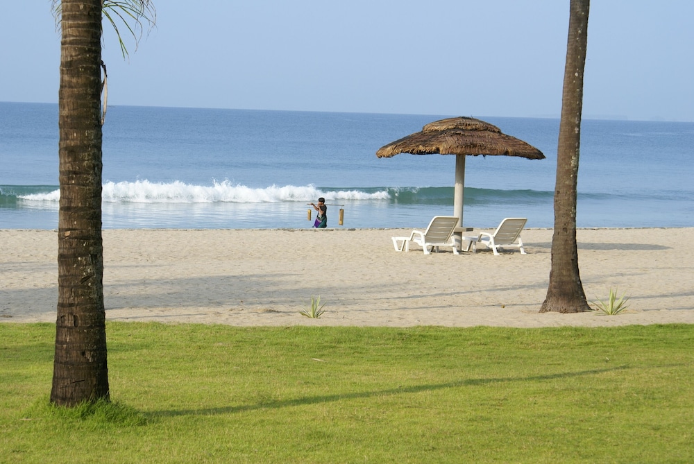 Sunny Paradise Resort